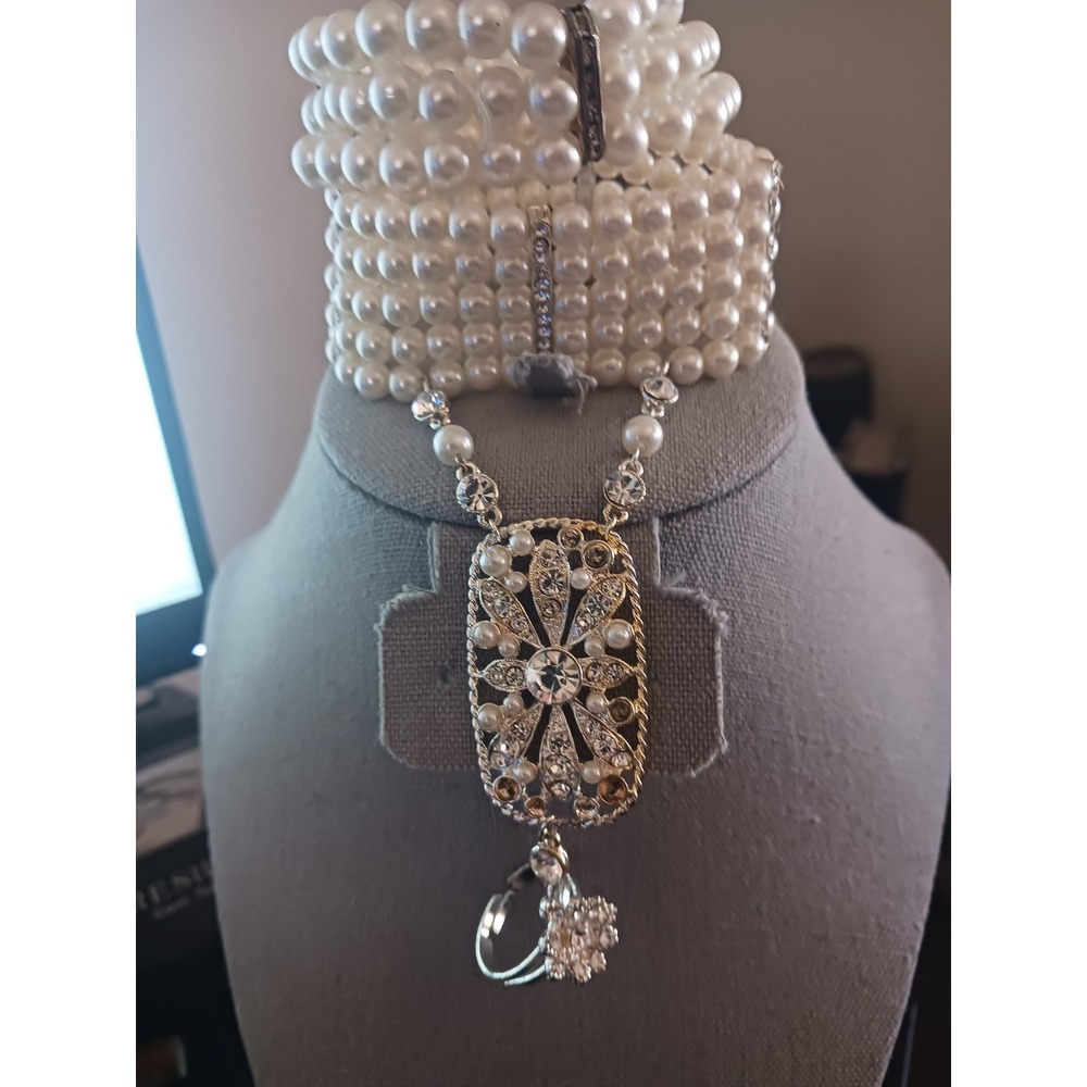 Vintage Style Faux Pearl Slave Bracelet Hand Chain Rhinestone Ring SetSilvr READ